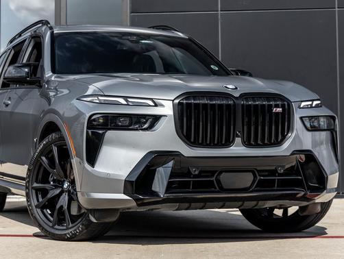 2025 BMW X7 M60i