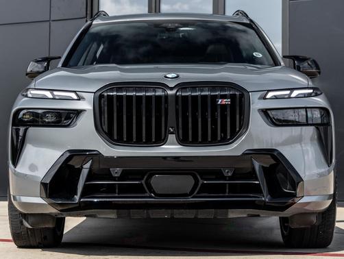 2025 BMW X7 M60i