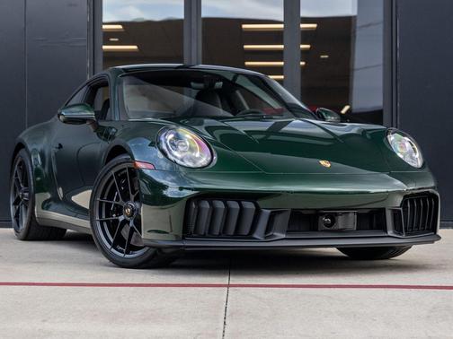 2026 Porsche 911 Carrera 4 GTS