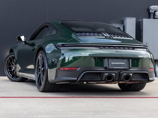 2026 Porsche 911 Carrera 4 GTS