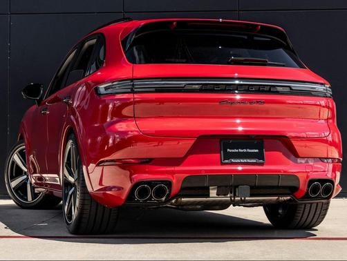 2025 Porsche Cayenne GTS