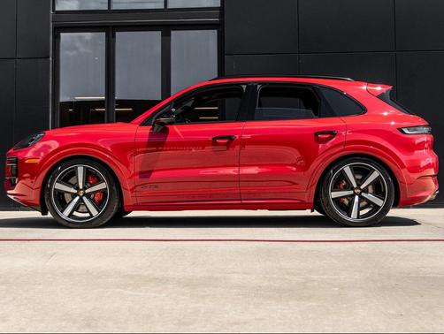 2025 Porsche Cayenne GTS