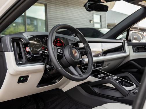 Chalk 2026 Porsche Cayenne Cayenne