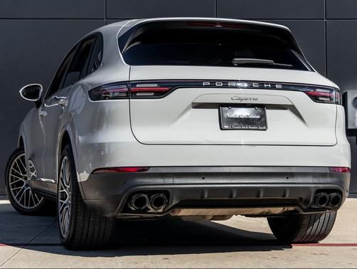 2023 Porsche Cayenne Platinum Edition