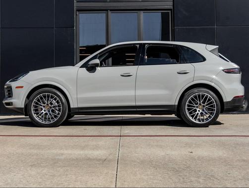 2023 Porsche Cayenne Platinum Edition