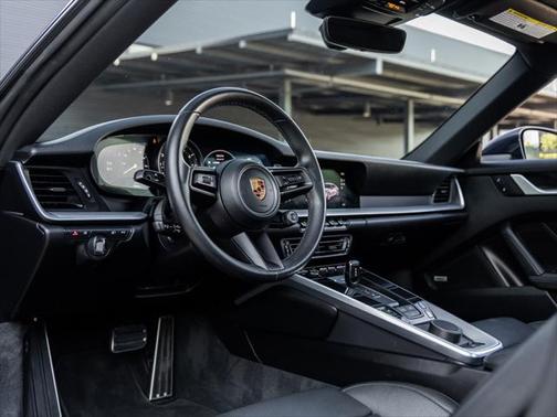 2022 Porsche 911 Carrera