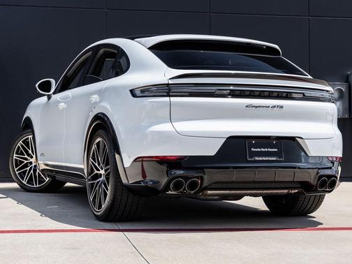 2025 Porsche Cayenne GTS