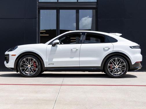 2025 Porsche Cayenne GTS