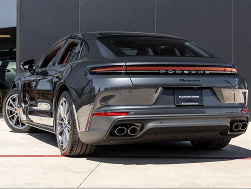 2025 Porsche Panamera 
