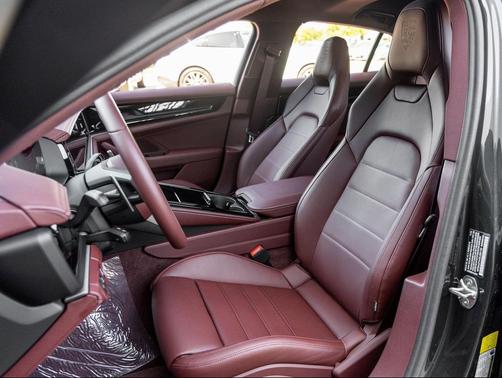 2025 Porsche Panamera 