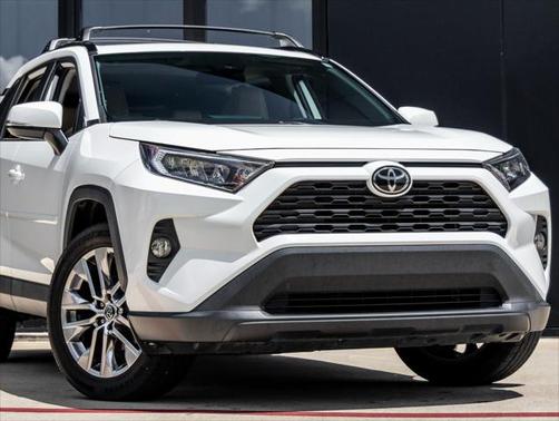 2020 Toyota RAV4 XLE Premium