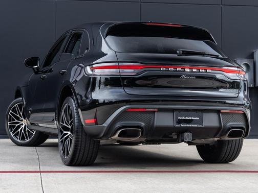 2025 Porsche Macan T