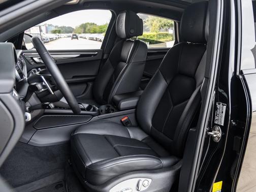 2025 Porsche Macan T