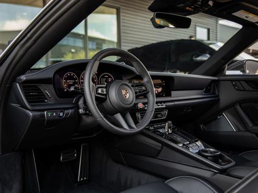 2025 Porsche 911 Targa 4 GTS