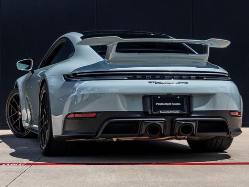 Shade Green Metallic 2026 Porsche 911 Carrera GTS
