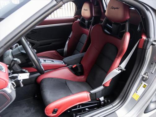 2022 Porsche 718 Spyder Base