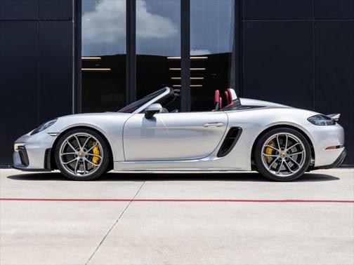 2022 Porsche 718 Spyder Base