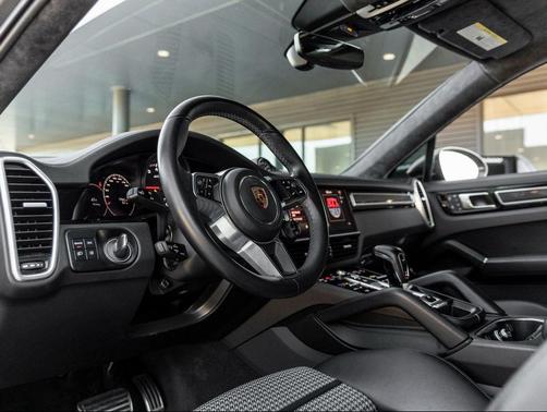 2022 Porsche Cayenne GTS