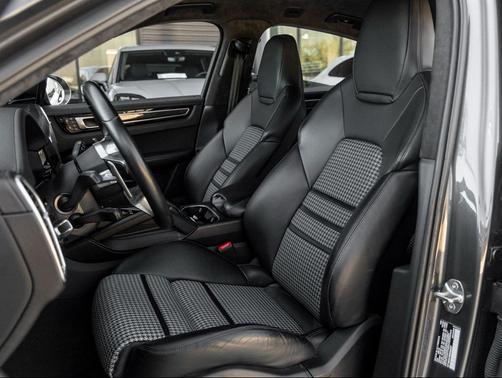 2022 Porsche Cayenne GTS