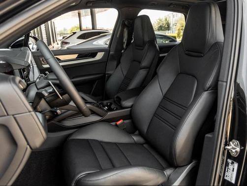 2025 Porsche Cayenne S