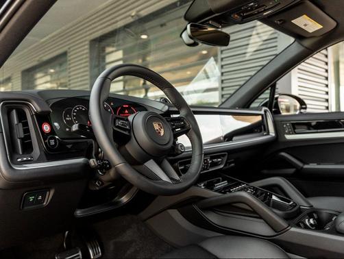 2025 Porsche Cayenne S