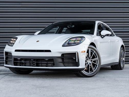 2025 Porsche Panamera 4