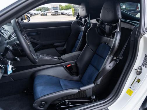 2025 Porsche 718 Cayman GT4 RS