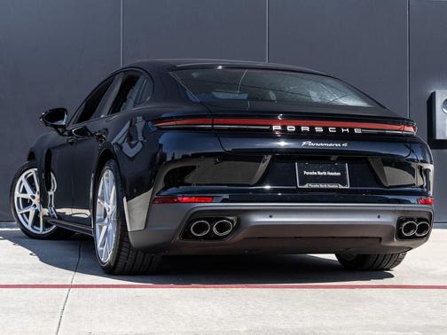2026 Porsche Panamera 4