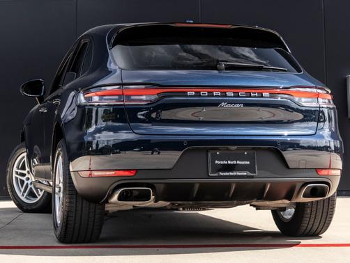 Night Blue Metallic 2021 Porsche Macan