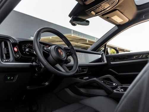 Chromite Black Metallic 2026 Porsche Cayenne Cayenne