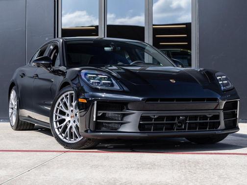 2026 Porsche Panamera 4