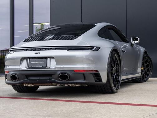 2024 Porsche 911 Carrera GTS