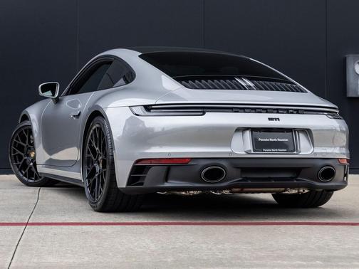 2024 Porsche 911 Carrera GTS