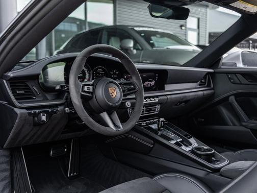 2024 Porsche 911 Carrera GTS