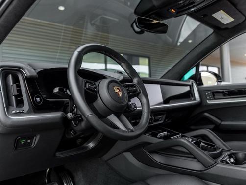 2024 Porsche Cayenne Cayenne Turbo E-Hybrid