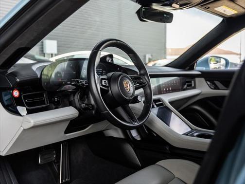 2020 Porsche Taycan Turbo