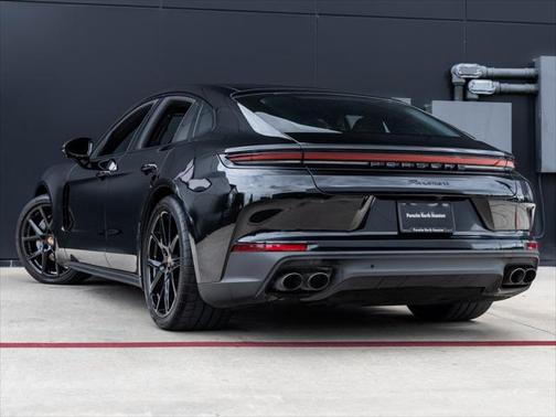 2025 Porsche Panamera Base