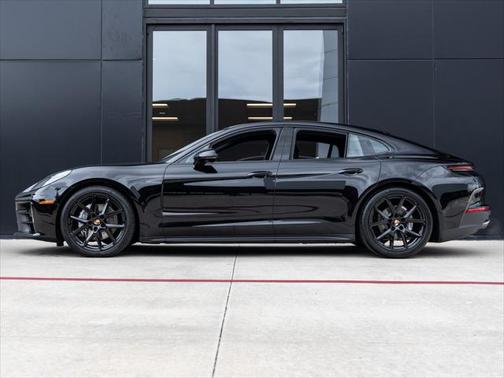 2025 Porsche Panamera Base