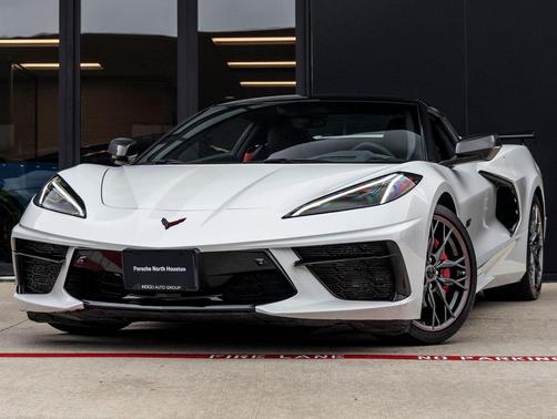 White Pearl Metallic Tricoat 2023 Chevrolet Corvette Stingray w/3LT