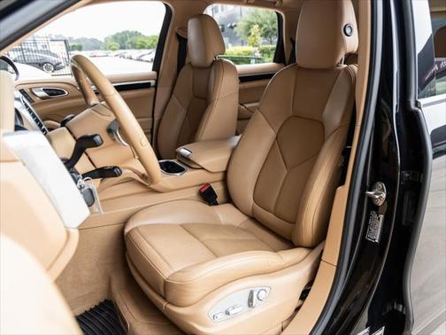 2014 Porsche Cayenne Base
