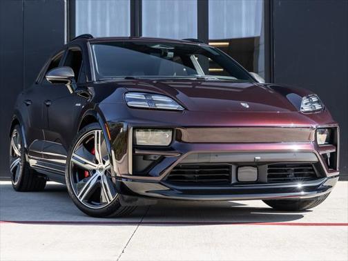 2024 Porsche Macan Turbo