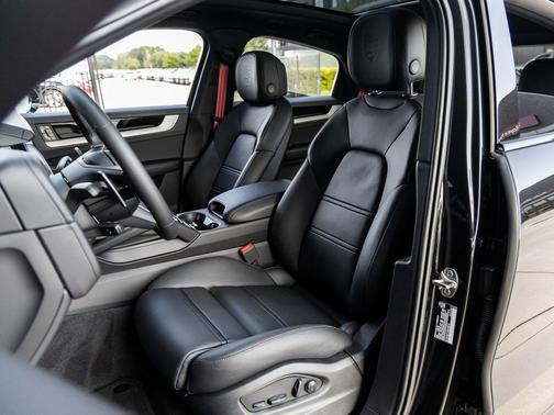 2025 Porsche Cayenne S