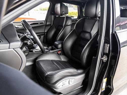 2018 Porsche Macan Base