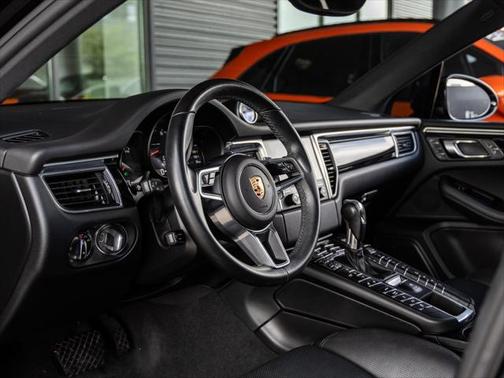 2018 Porsche Macan Base