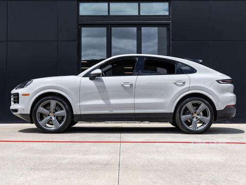 Chalk 2024 Porsche Cayenne Cayenne