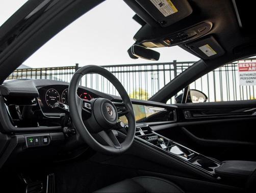 2026 Porsche Panamera 4