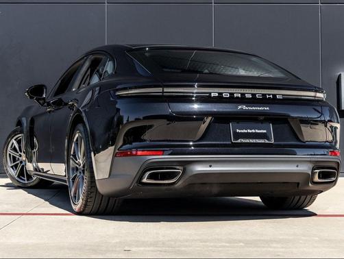 2026 Porsche Panamera 4