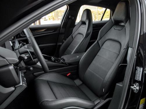 2026 Porsche Panamera 4
