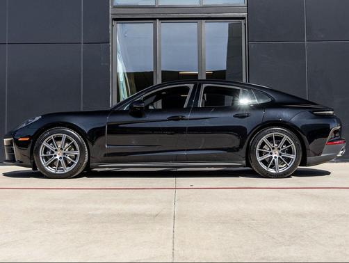 2026 Porsche Panamera 4