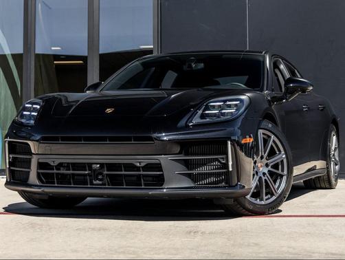 2026 Porsche Panamera 4